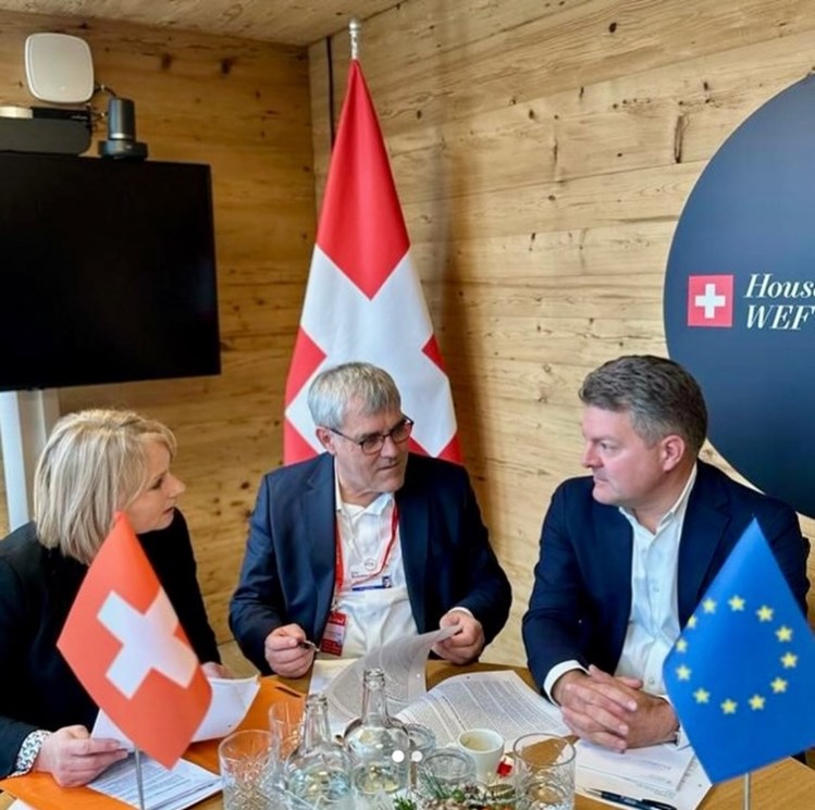 Dr. Andreas Schwab MdEP (rechts im Bild) im Gespräch über die anstehenden EU-Schweiz-Verhandlungen.